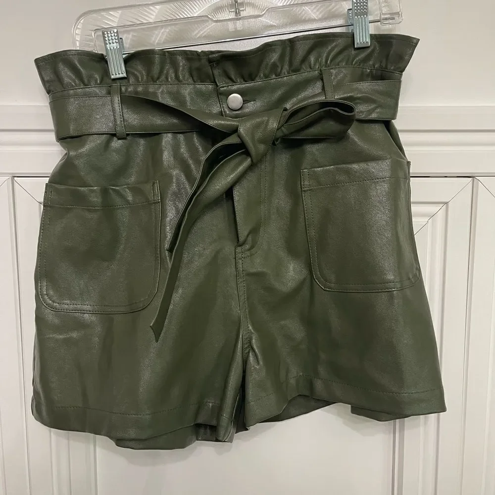 Francesca’s Edith Faux Leather Paperbag Shorts green size large_4